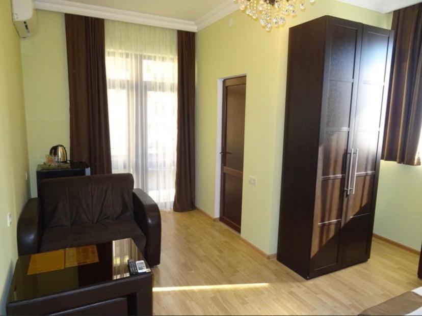 גגרה Hotel Sea מראה חיצוני תמונה