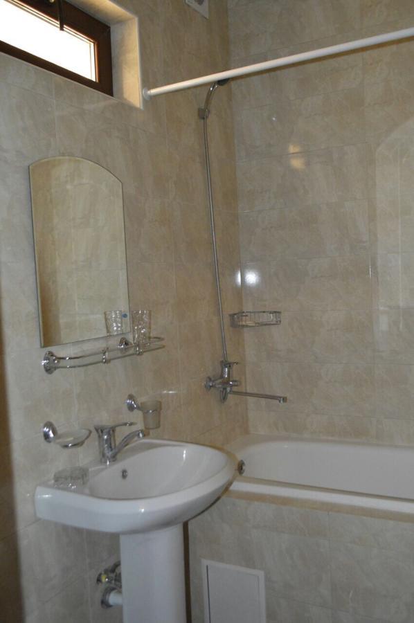 גגרה Hotel Sea מראה חיצוני תמונה
